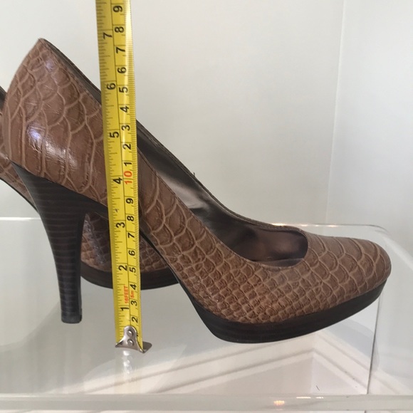 Alfani Leather Platform Heels w/ Crocodile Imprint - Picture 7 of 7